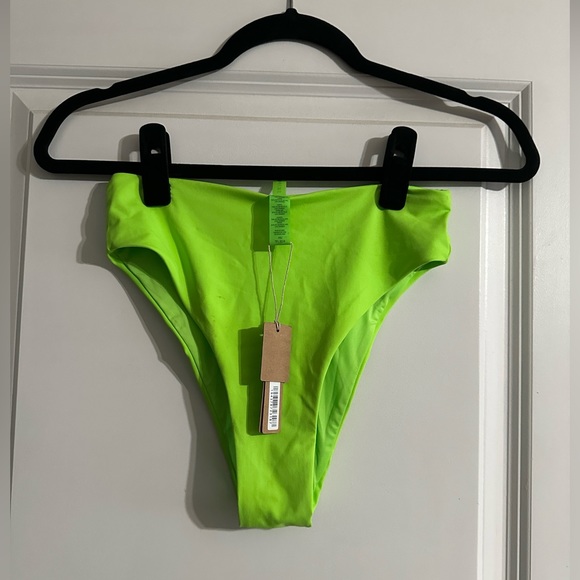 SKIMS- RARE 2 PIECE SET - XS - Picture 6 of 7